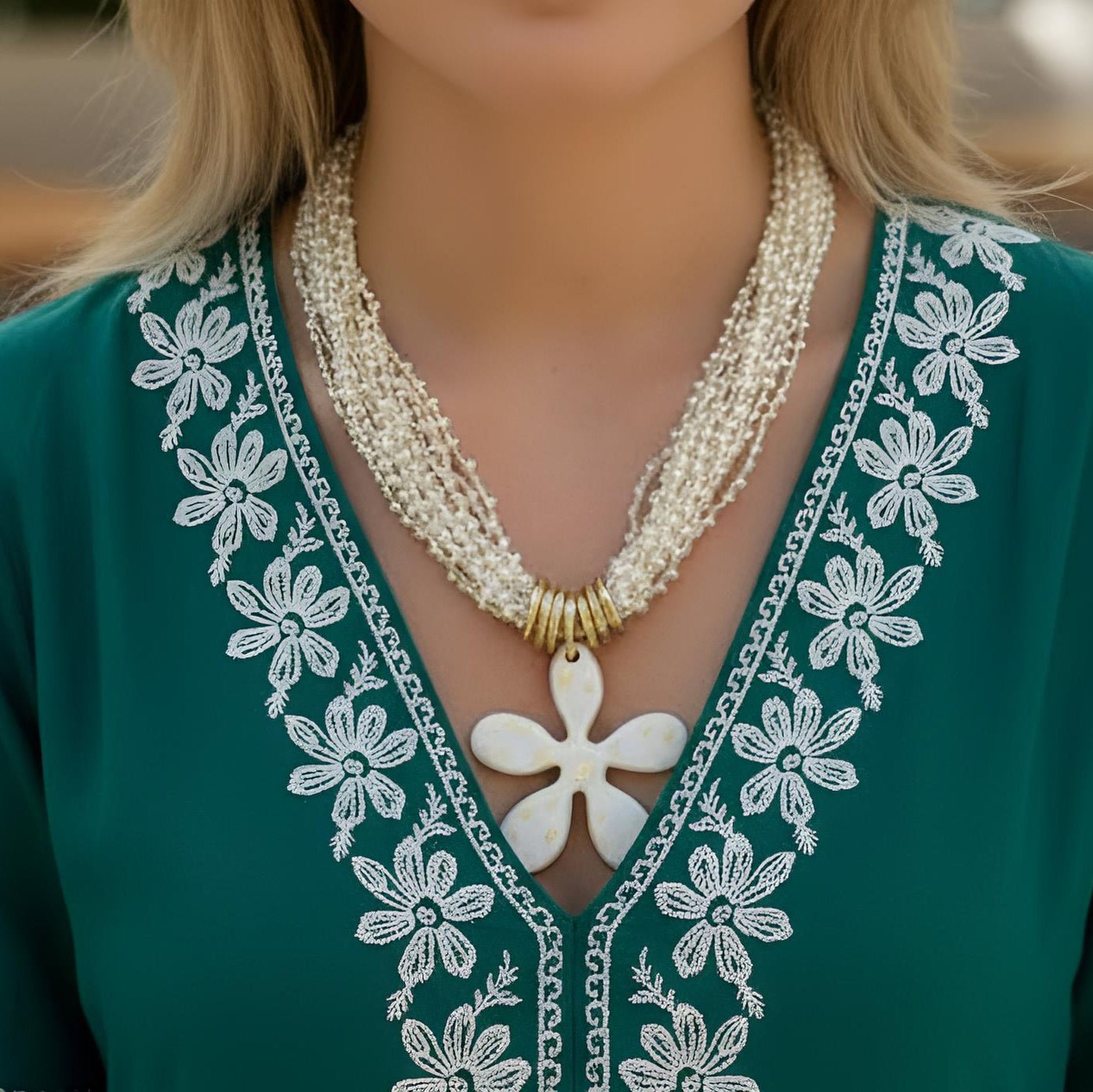Collier Louisa